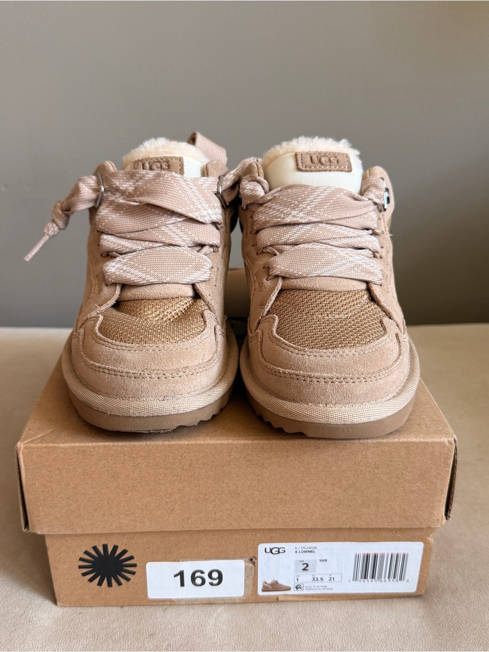 UGG Kids Lowmel Sneakers Size 2 Sand
Beige Suede Platform Shoes NWB